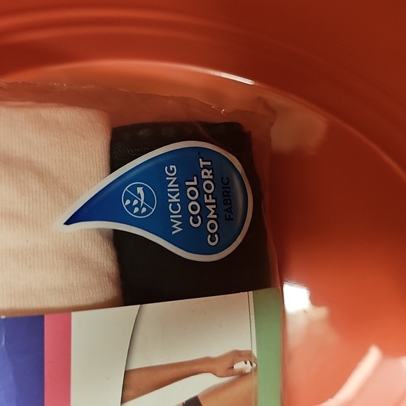 Nwt Hanes 2 Pairs women's Cotton Bikini Underwear - Black and Cream - Picture 2 of 5